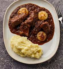 Brasato di manzo di Razza Piemontese al vino a Cottura Lenta con purè di patate