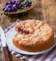 Torta con uva fragola