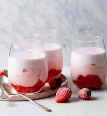 Dessert alle fragole in un batter d'occhio