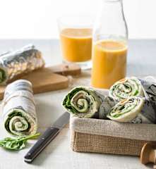 Wrap de espinacas con queso cremoso y salmón