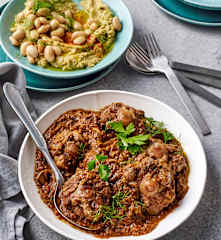 Oxtail stew with butter bean mash (TM6)