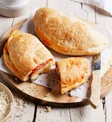 Calzone de jamón y queso