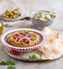 Egipska pasta z bobu i pomidorów (ful)