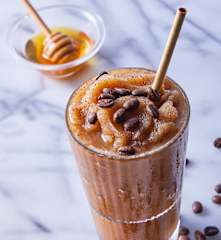 Frappé de café sin lácteos ni azúcar añadida