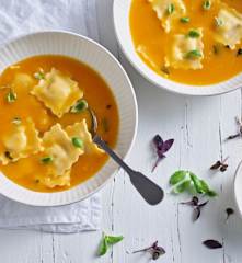 Crema de calabaza con raviolis