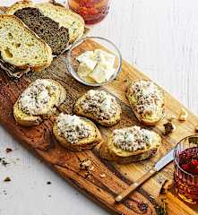 Bruschetta salsiccia e Gorgonzola