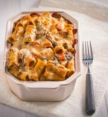 Pasta al forno vegetariana filante