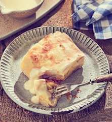 Birnen-Topfenstrudel mit Vanillesauce