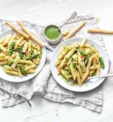 Pâtes aux asperges et pesto