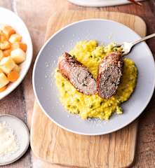 Saltimbocca con verdure e risotto piselli e zafferano