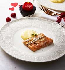 Filetti di salmone sottovuoto con salsa bernese