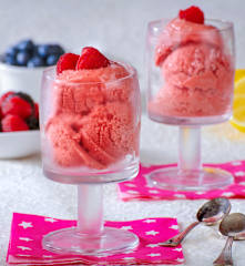 Frozen yogurt ai frutti di bosco