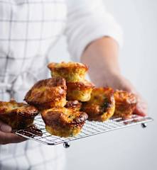 Quiches de brócolos e bacon sem massa