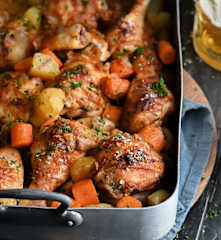 Pernas de frango assadas com molho de cerveja