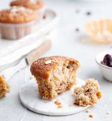 Muffins à la banane et aux canneberges