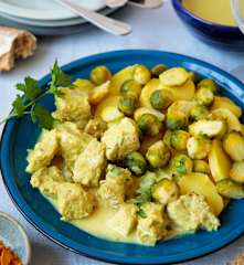Sauté de veau au curry, pommes de terre et choux de Bruxelles