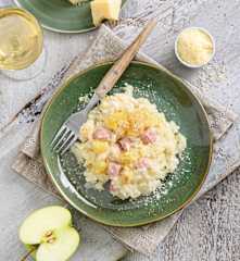 Risotto med æbler og skinke