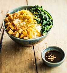 Chirashi (riz vinaigré aux petits légumes et tofu laqué)