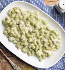 Gnocchi al cavolo nero e erbette con crema al taleggio