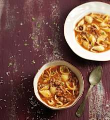 Sopa de chouriço, massa e feijão