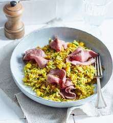 Kürbis-Nudel-Salat mit Roastbeefscheiben