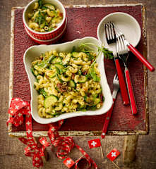 Hörnlisalat mit Zucchetti