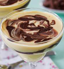 Mousse de maracujá com chocolate