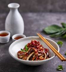 辣味肉糜蒸茄子