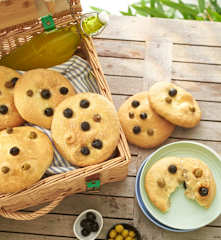 Mini focaccias con aceitunas