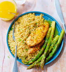 Poulet épicé, asperges et sauce orange gingembre