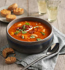 Pannonische Bohnensuppe