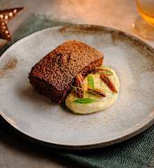 Carrot Cake with Pecans and Vanilla