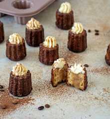 Tiramisu canelé (Lode Pies)