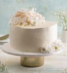 Tort z musem z białej czekolady i żelką z mango