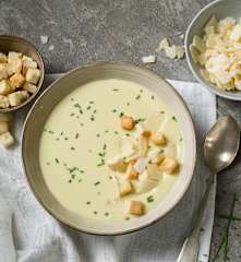 Crema de puerro con parmesano