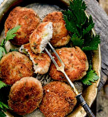 Kotlety śledziowe z kaparami