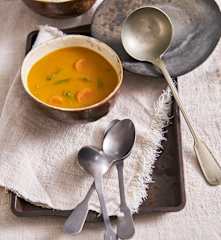 Sopa de feijão-verde e cenoura