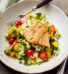 Orangen-Brokkoli-Couscous mit Seelachs