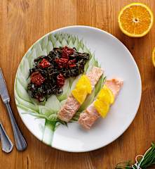 Salmone all'arancia con agretti
