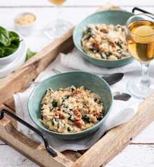 Risotto ze szpinakiem i z suszonymi pomidorami