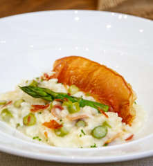 Risoto de aspargos com crisp de Parma