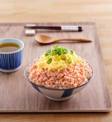 鮭魚蓋飯