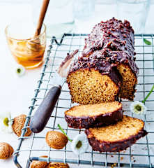 Cake aux miel, chocolat et amandes
