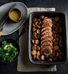 Pollo relleno de champiñones con patatas glaseadas