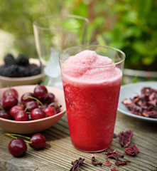Refreshing Hibiscus Lemonade Slushie