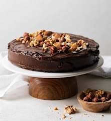 Gluten-free Chocolate Cake with Nuts