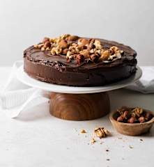 Bezglutenowe ciasto kakaowe z orzechami