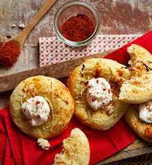 Pains hongrois au lait et à l'oignon