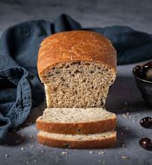 Pan de aceitunas con masa madre