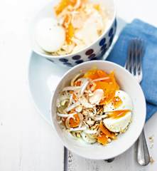 Salade d'endives à la mimolette et œuf poché